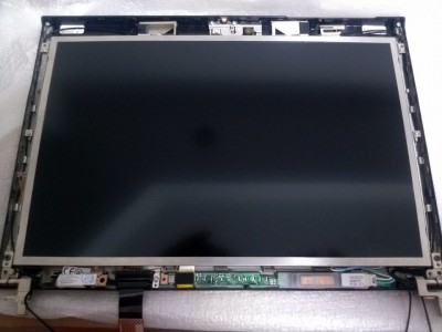 ThinkPad X201 LCD取り付け