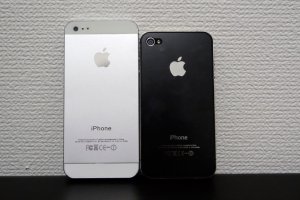 iPhone 4Sと比較 裏面