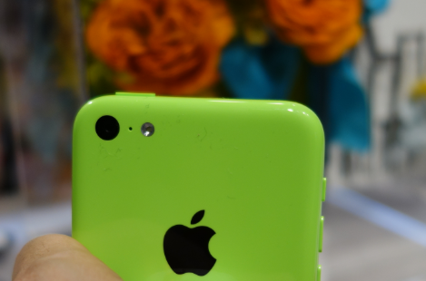 Iphone 5cの各色ごとの標準壁紙は どの色の5cでも利用可能 すまほん