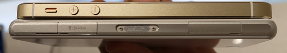 ntt-docomo-sony-xperia-z1f-so-02f-white-iphone-5s-gold
