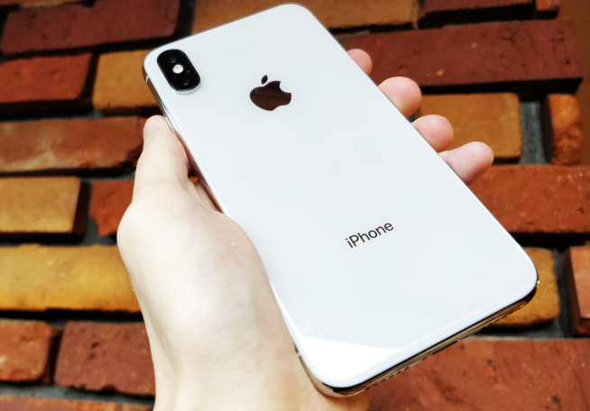 apple-iphone-x-white-silver-rear-iphonex