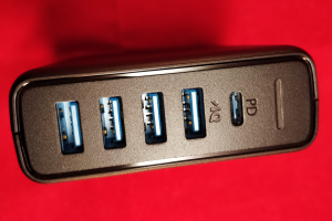 Anker-PowerPort-I-PD-–-1-PD-&-4-PowerIQ-review