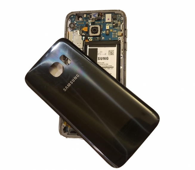galaxy-s7-removed-back (1)