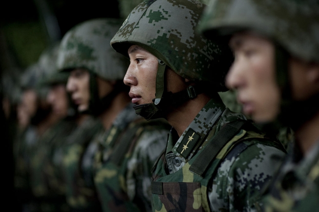 1024px-Soldiers_of_the_Chinese_People's_Liberation_Army_-_2011