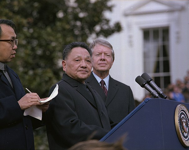 607px-Deng_Xiaoping_and_Jimmy_Carter_at_the_arrival_ceremony_for_the_Vice_Premier_of_China._-_NARA_-_183157-restored
