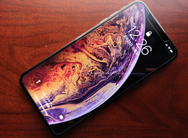 iPhone XS Maxのガラスフィルム、無名メーカー製が超お得だった