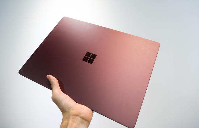 surface-laptop2-redcolor