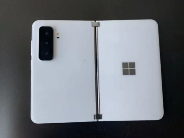何コレ……次期「Surface Duo 2」の最終形試作機がリークされた？ - すま